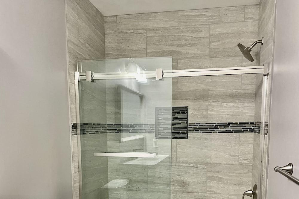 Photo of Bathroom in George Washington
