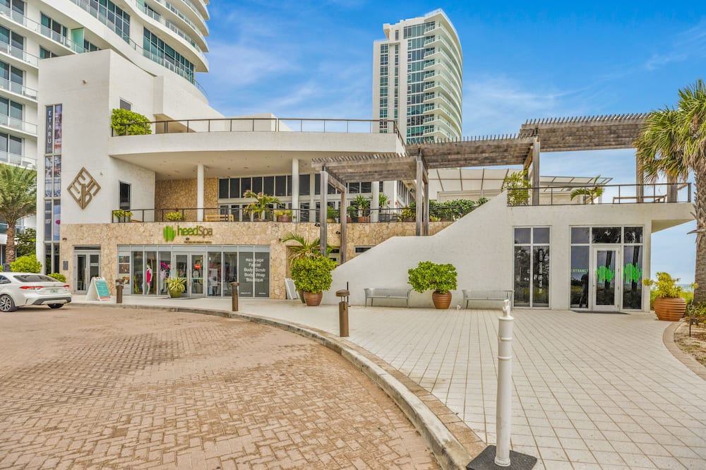 Photo of Outdoor in Hallandale Beach