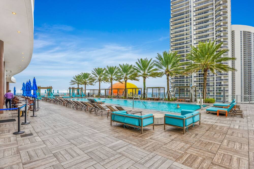 Photo of Outdoor in Hallandale Beach