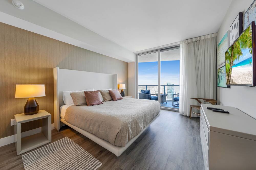 Photo of Bedroom in Hallandale Beach