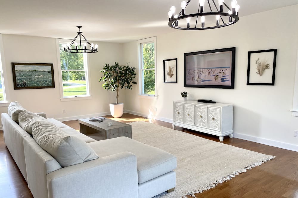 Photo of Livingroom in Secretary