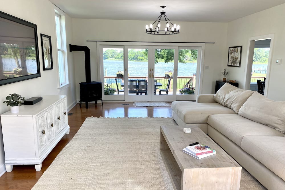 Photo of Livingroom in Secretary