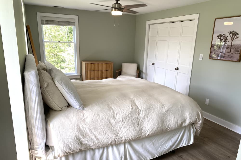 Photo of Bedroom in Secretary