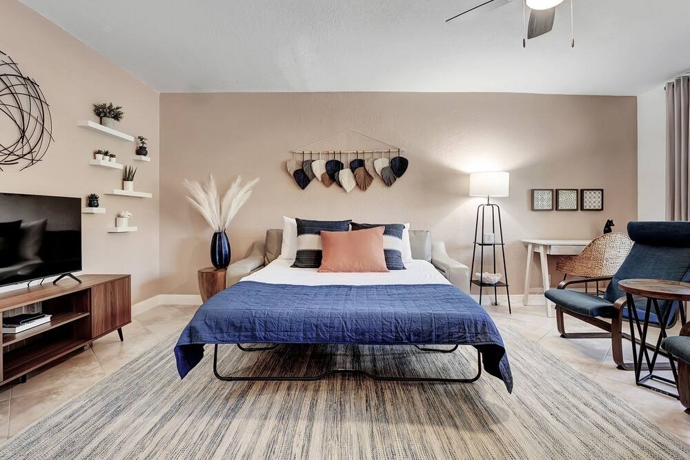 Photo of Bedroom in Highland Beach