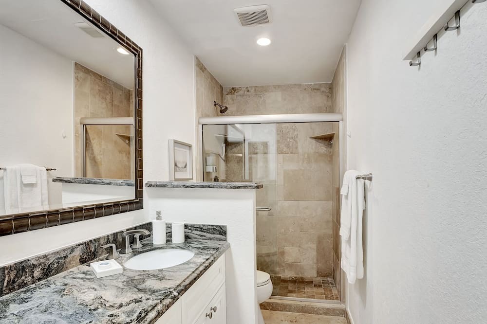 Photo of Bathroom in Highland Beach