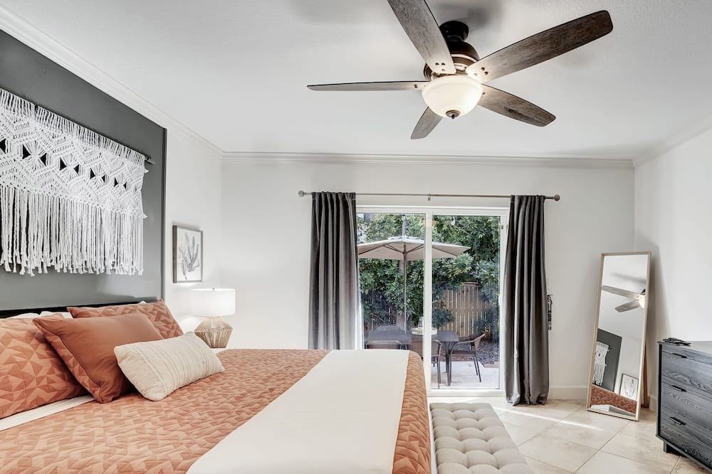 Photo of Bedroom in Highland Beach