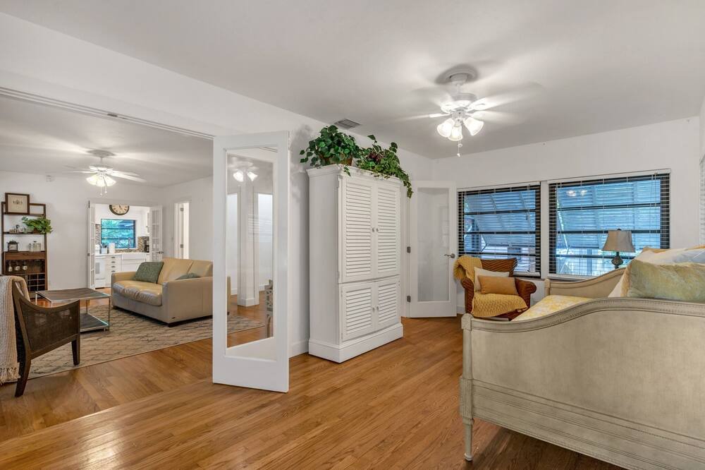 Photo of Bedroom in Riverside Park