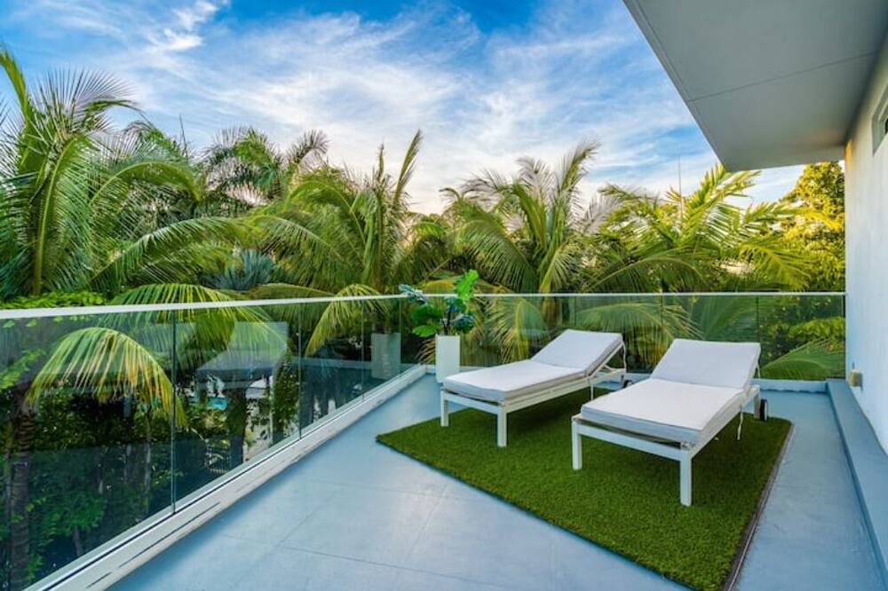 Photo of Outdoor in Golden Beach