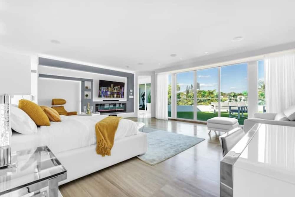 Photo of Livingroom in Golden Beach