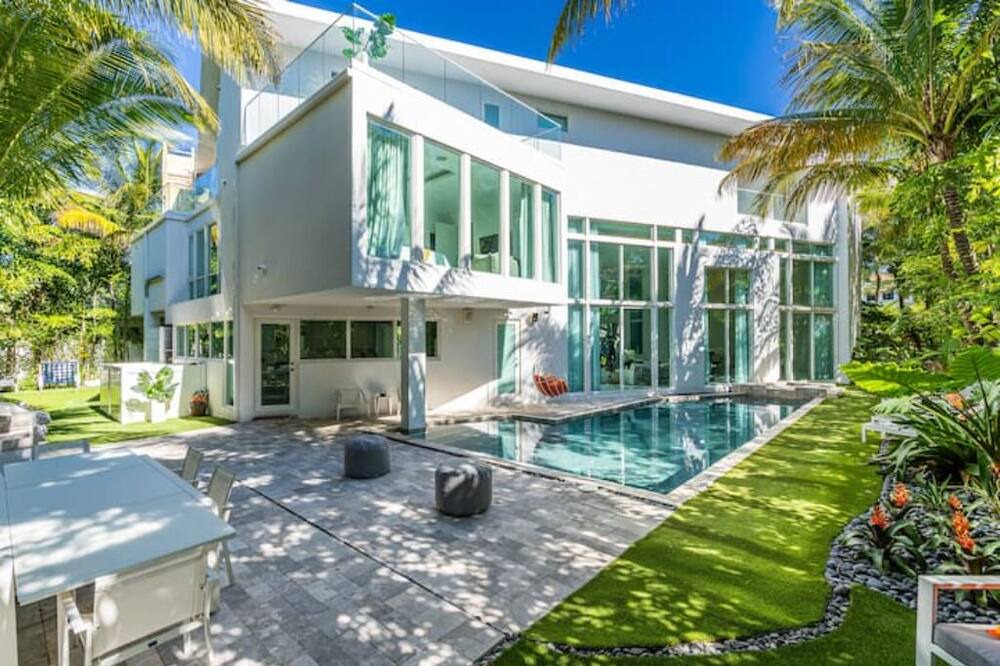 Photo of Outdoor in Golden Beach