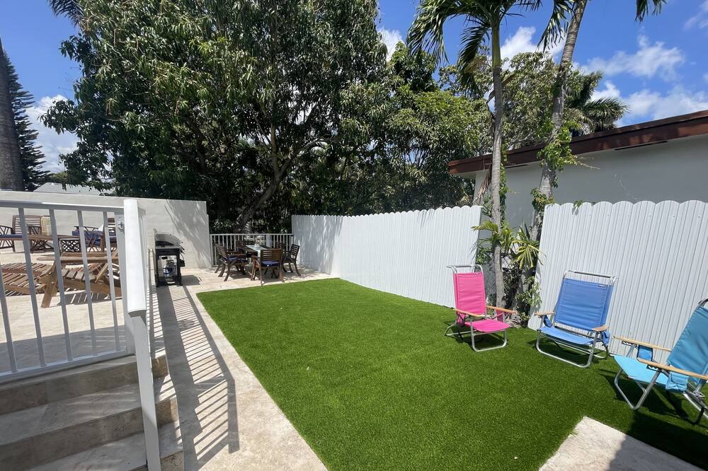 Photo of Outdoor in Hallandale Beach