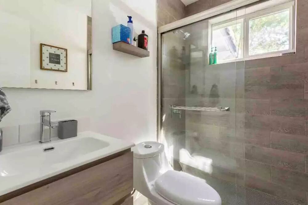 Photo of Bathroom in Hallandale Beach