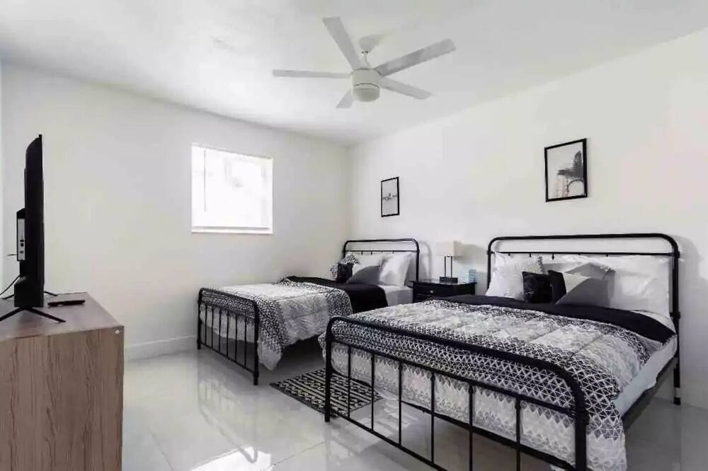 Photo of Bedroom in Hallandale Beach