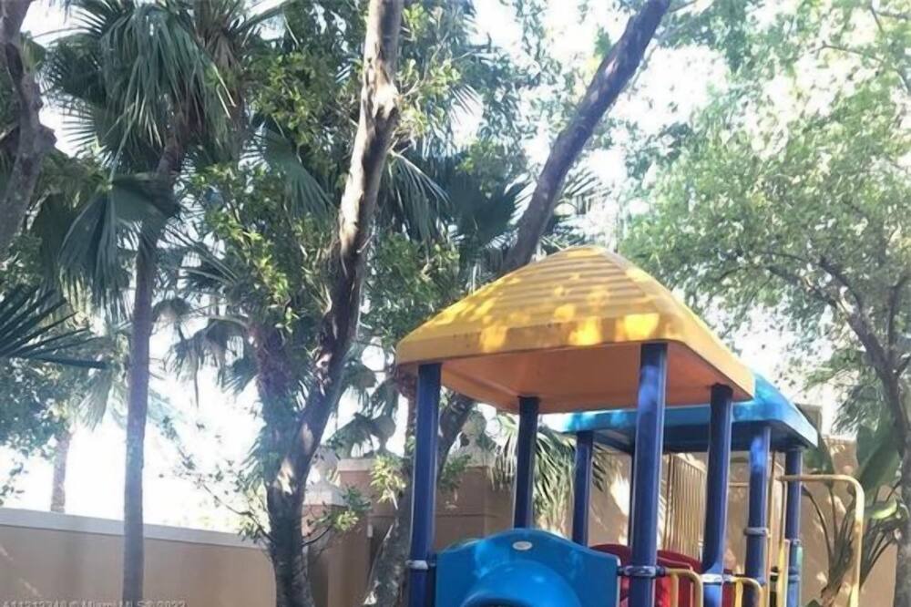 Photo of Others in Aventura