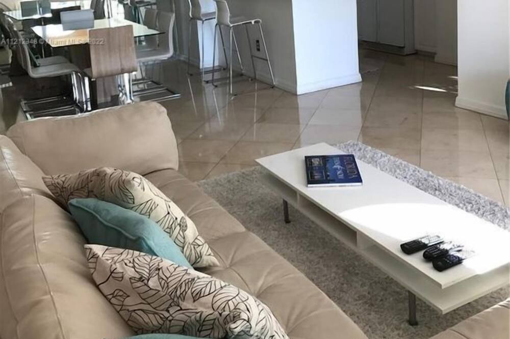 Photo of Others in Aventura