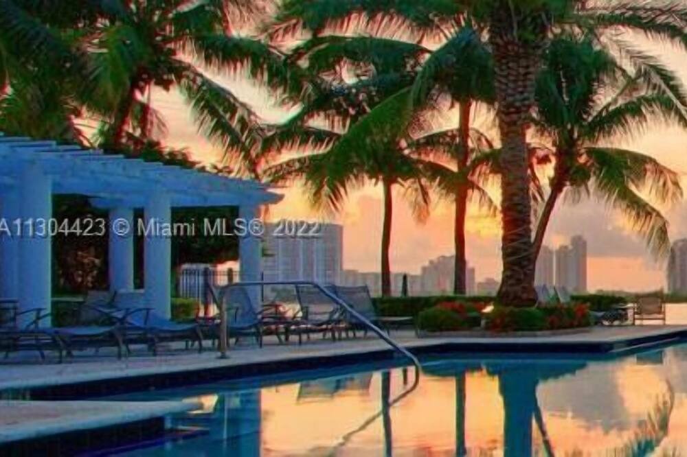 Photo of Others in Aventura