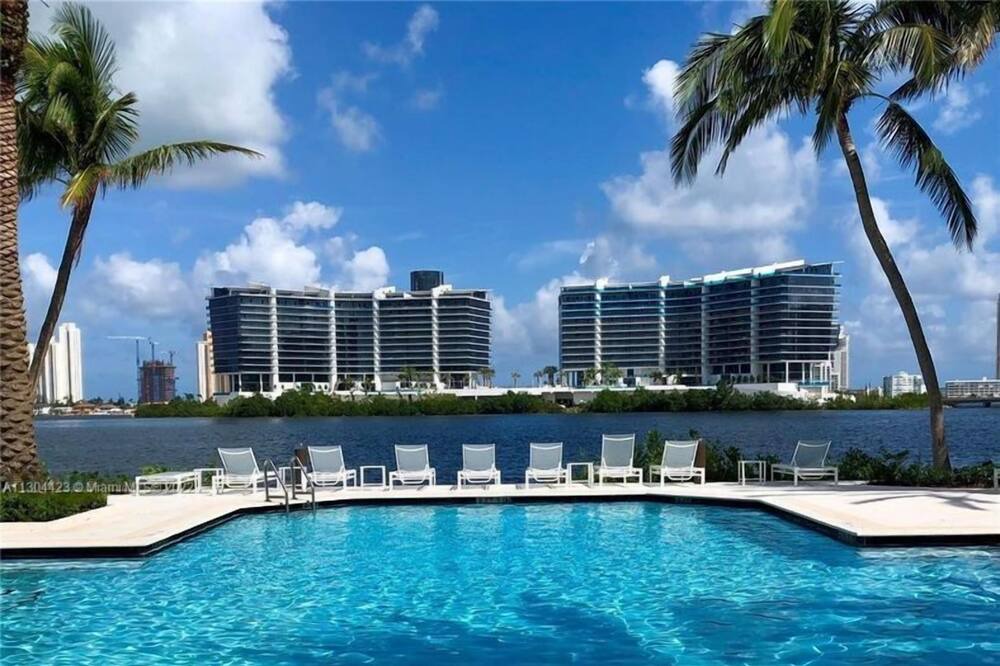 Photo of Others in Aventura