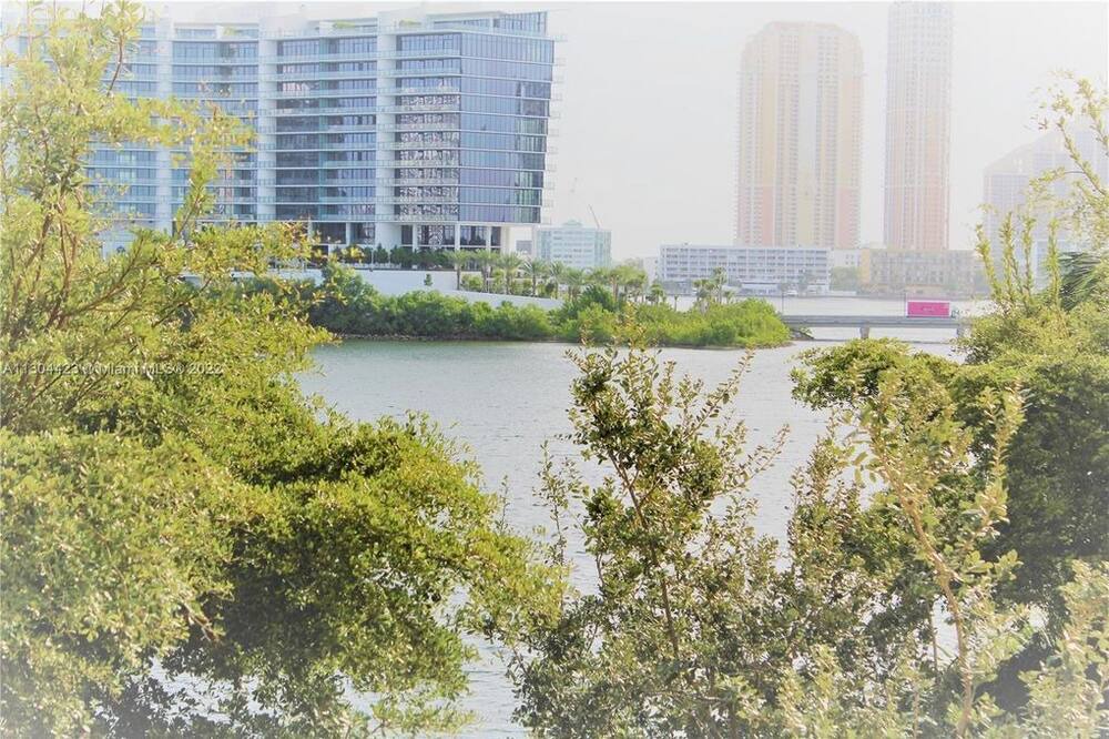 Photo of Others in Aventura
