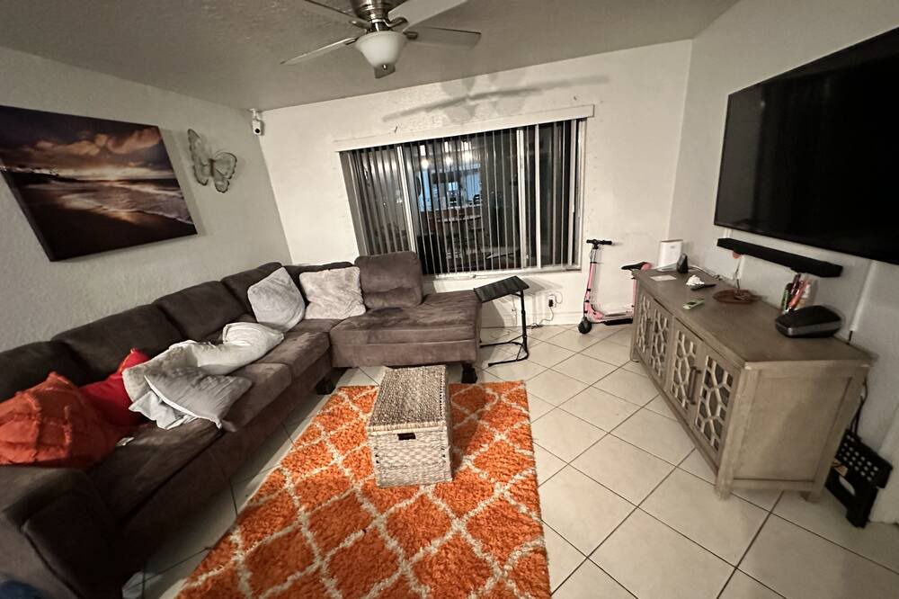 Photo of Bedroom in Coral Springs