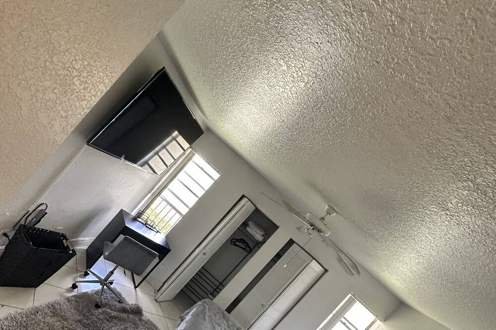 Photo of Bedroom in Coral Springs