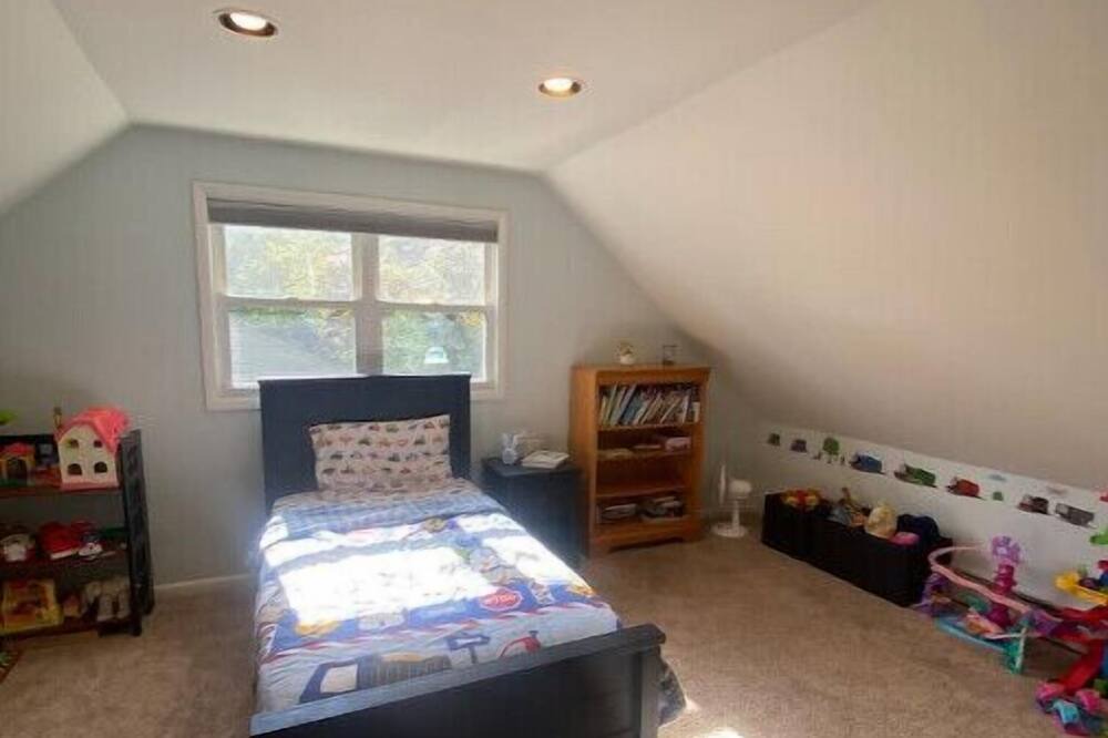 Photo of Bedroom in Emerson