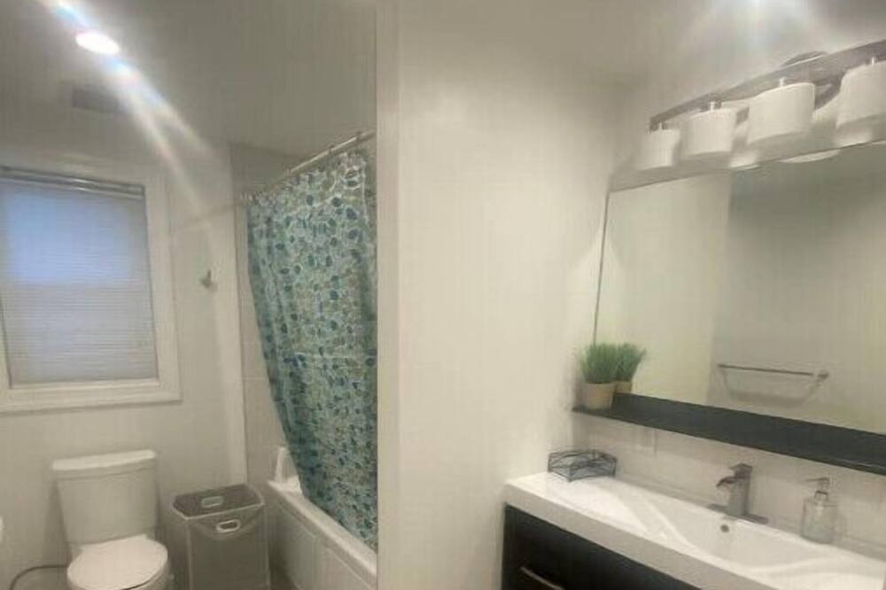 Photo of Bathroom in Emerson