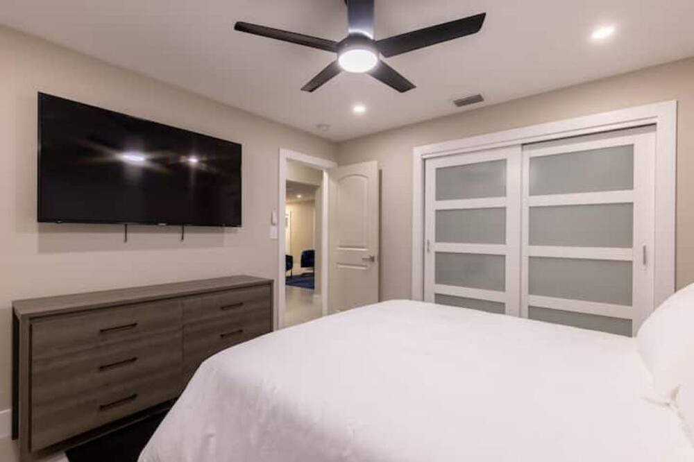 Photo of Bedroom in Garden Isles