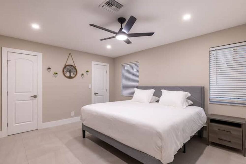 Photo of Bedroom in Garden Isles