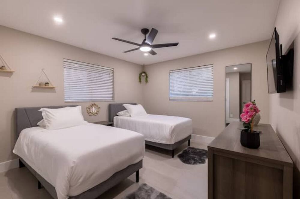 Photo of Bedroom in Garden Isles