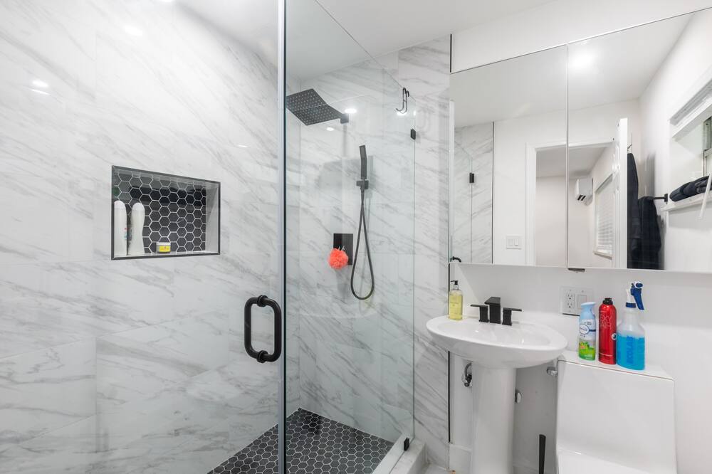 Photo of Bathroom in Central Fort Lauderdale