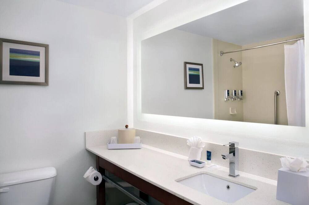 Photo of Bathroom in Harbordale