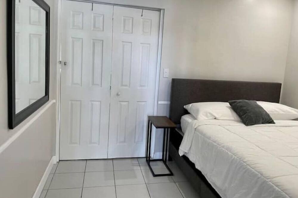 Photo of Bedroom in Pembroke Park