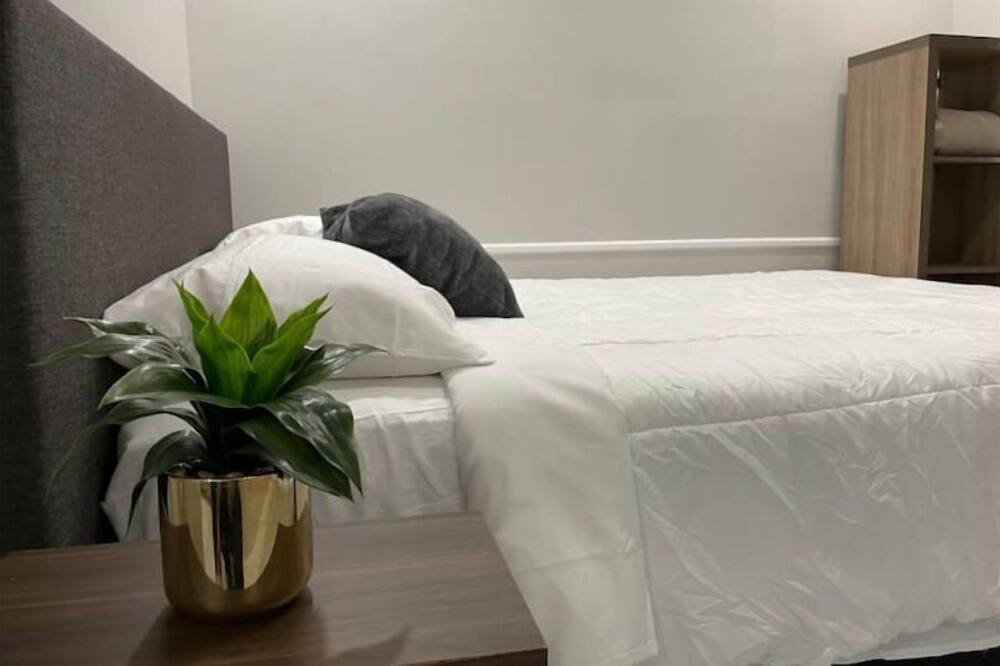 Photo of Bedroom in Pembroke Park