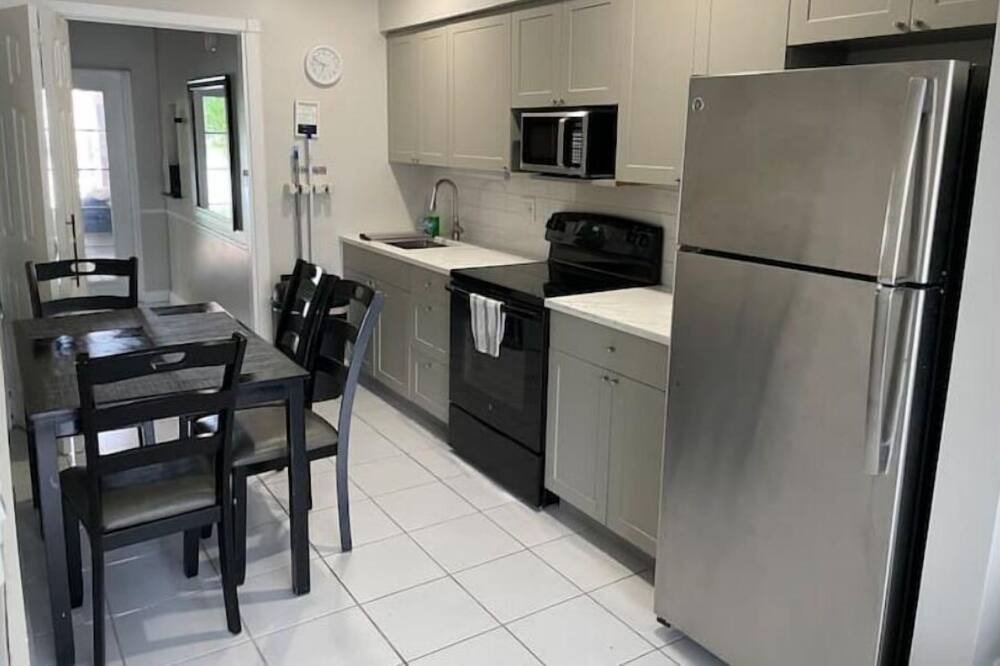 Photo of Kitchen in Pembroke Park