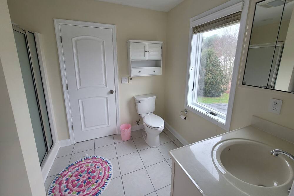 Photo of Bathroom in Rock Hall