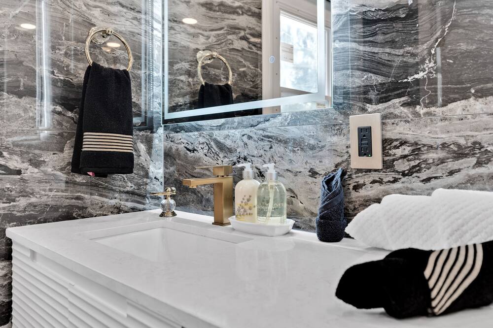 Photo of Bathroom in Highland Garden