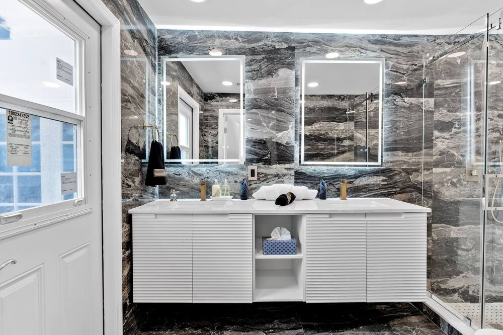 Photo of Bathroom in Highland Garden