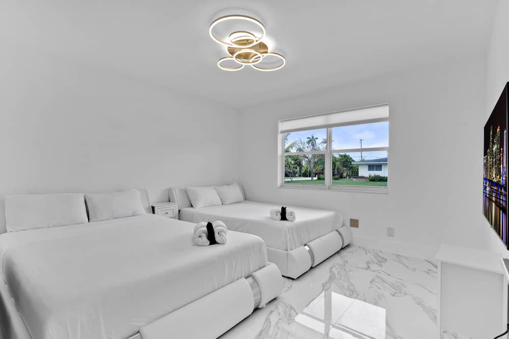 Photo of Bedroom in Highland Garden