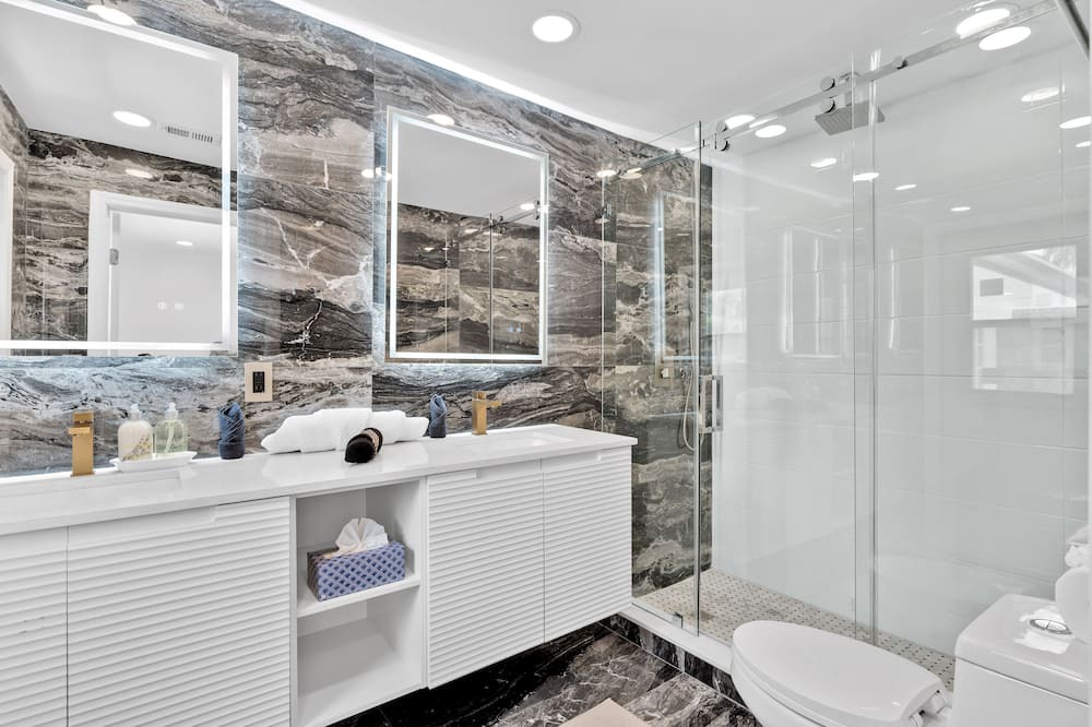 Photo of Bathroom in Highland Garden