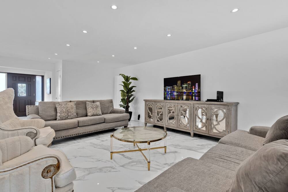 Photo of Livingroom in Highland Garden