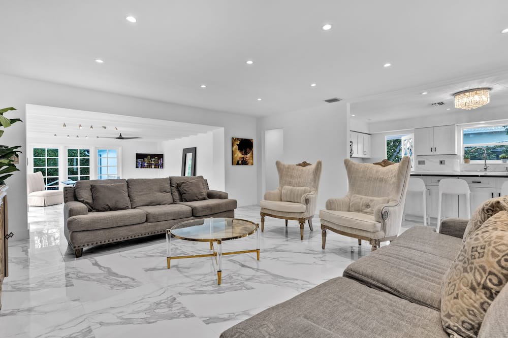 Photo of Livingroom in Highland Garden