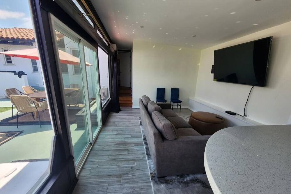 Photo of Livingroom in View Park-Windsor Hills