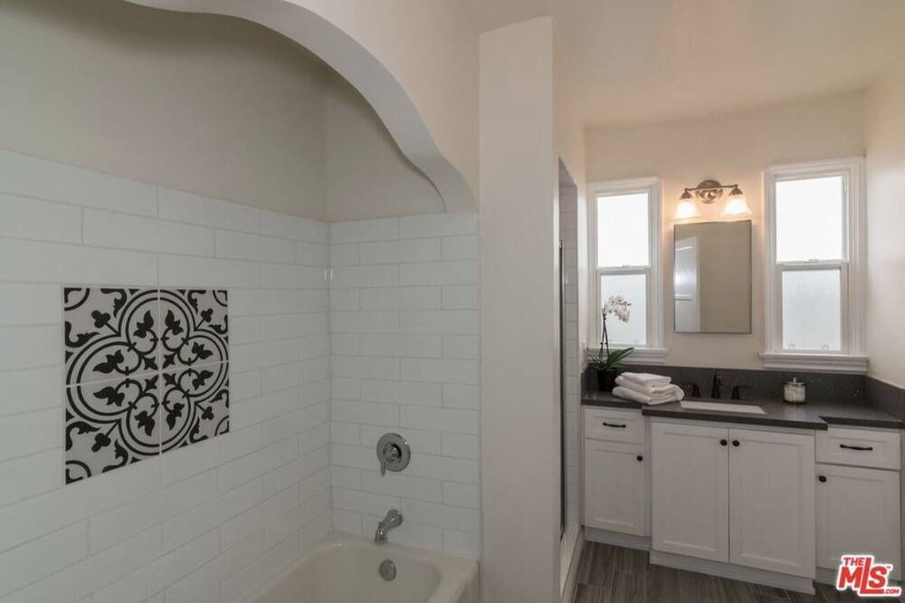 Photo of Bathroom in View Park-Windsor Hills