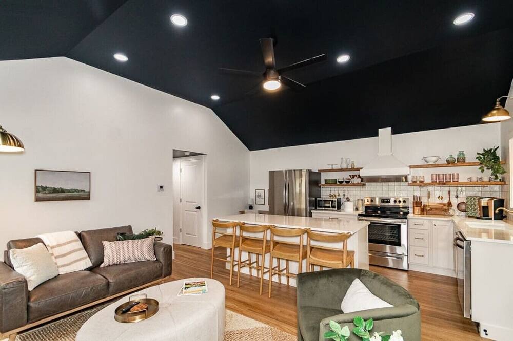 Photo of Bedroom in Lake Breeze Park