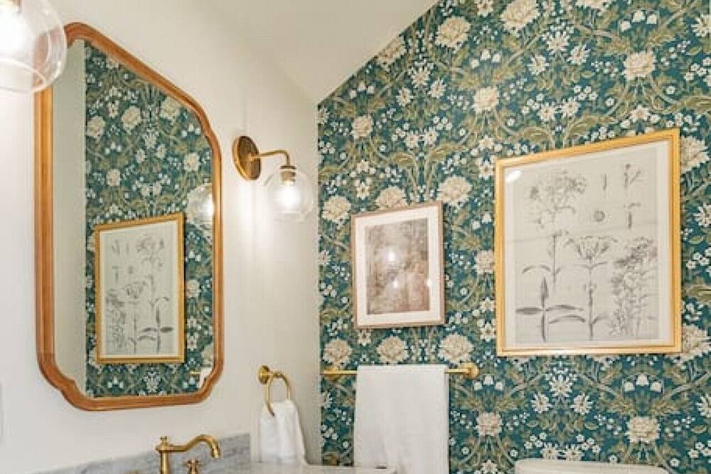 Photo of Bathroom in Lake Breeze Park