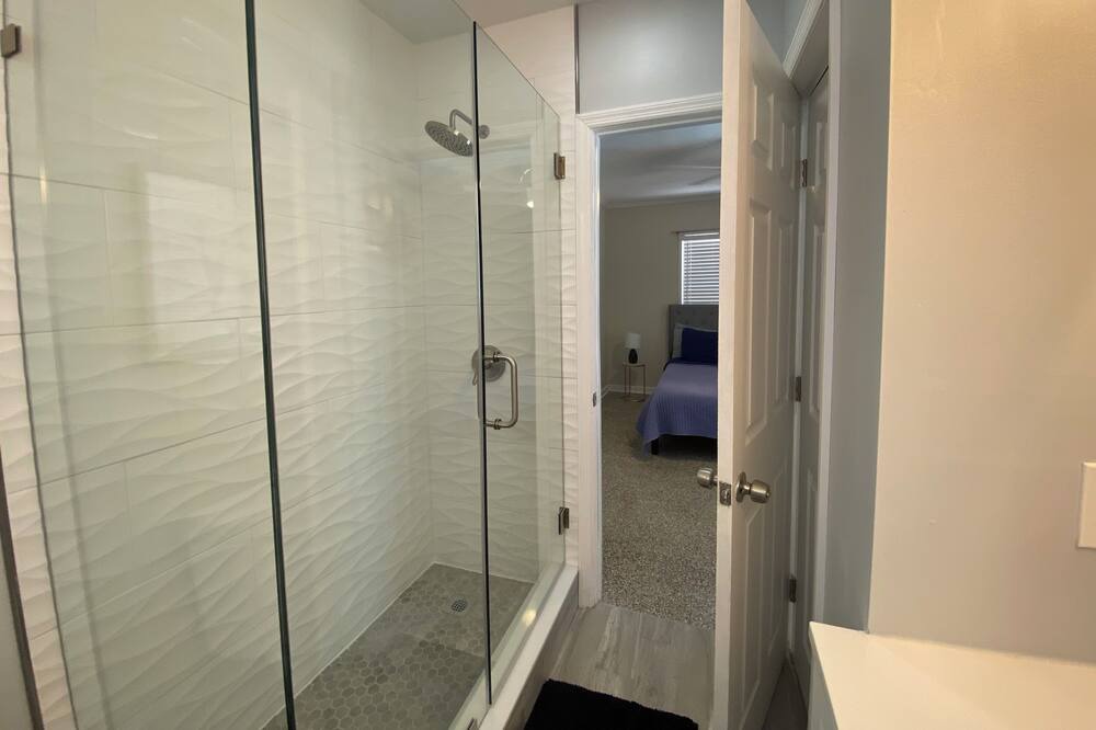 Photo of Bathroom in Victoria Park