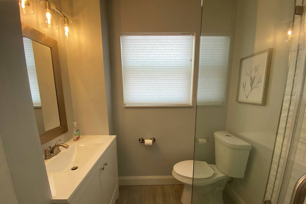 Photo of Bathroom in Victoria Park