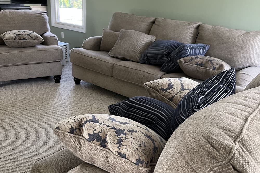 Photo of Livingroom in Green Creek