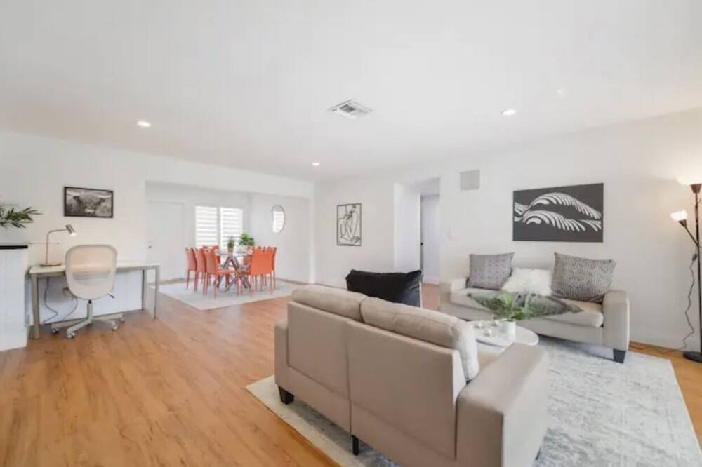 Photo of Livingroom in Bel Air