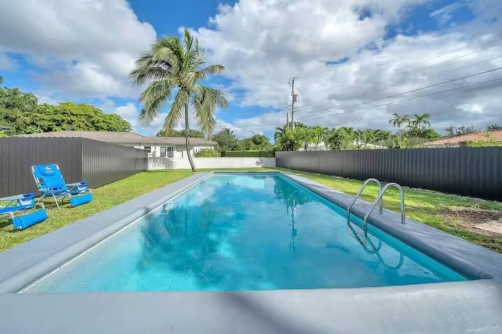 Photo of Outdoor in Biscayne Park